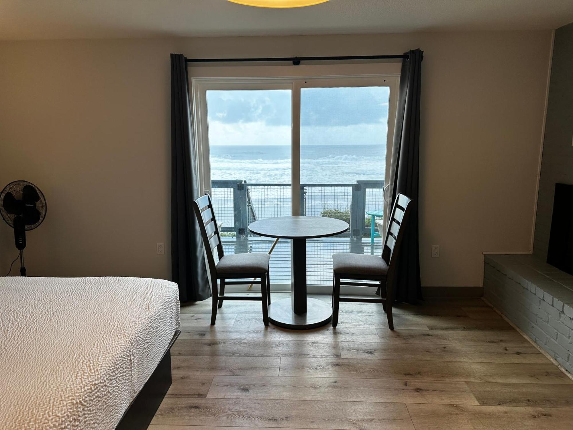 West Beach Suites Линкольн-Сити Экстерьер фото